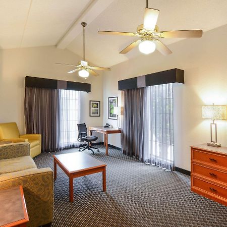 Quality Inn & Suites North Charleston - Ashley Phosphate Экстерьер фото